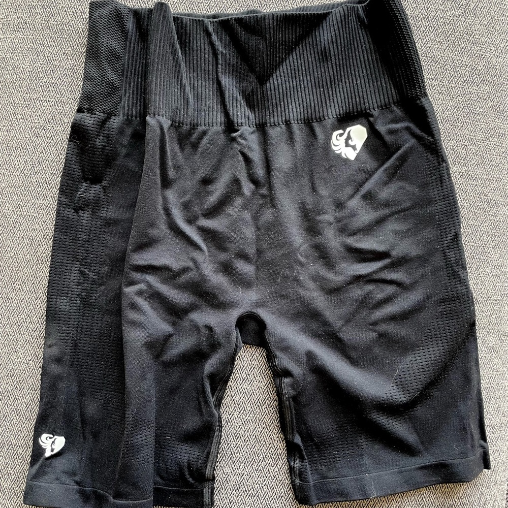 Power Seamless Cycling Shorts - never worn